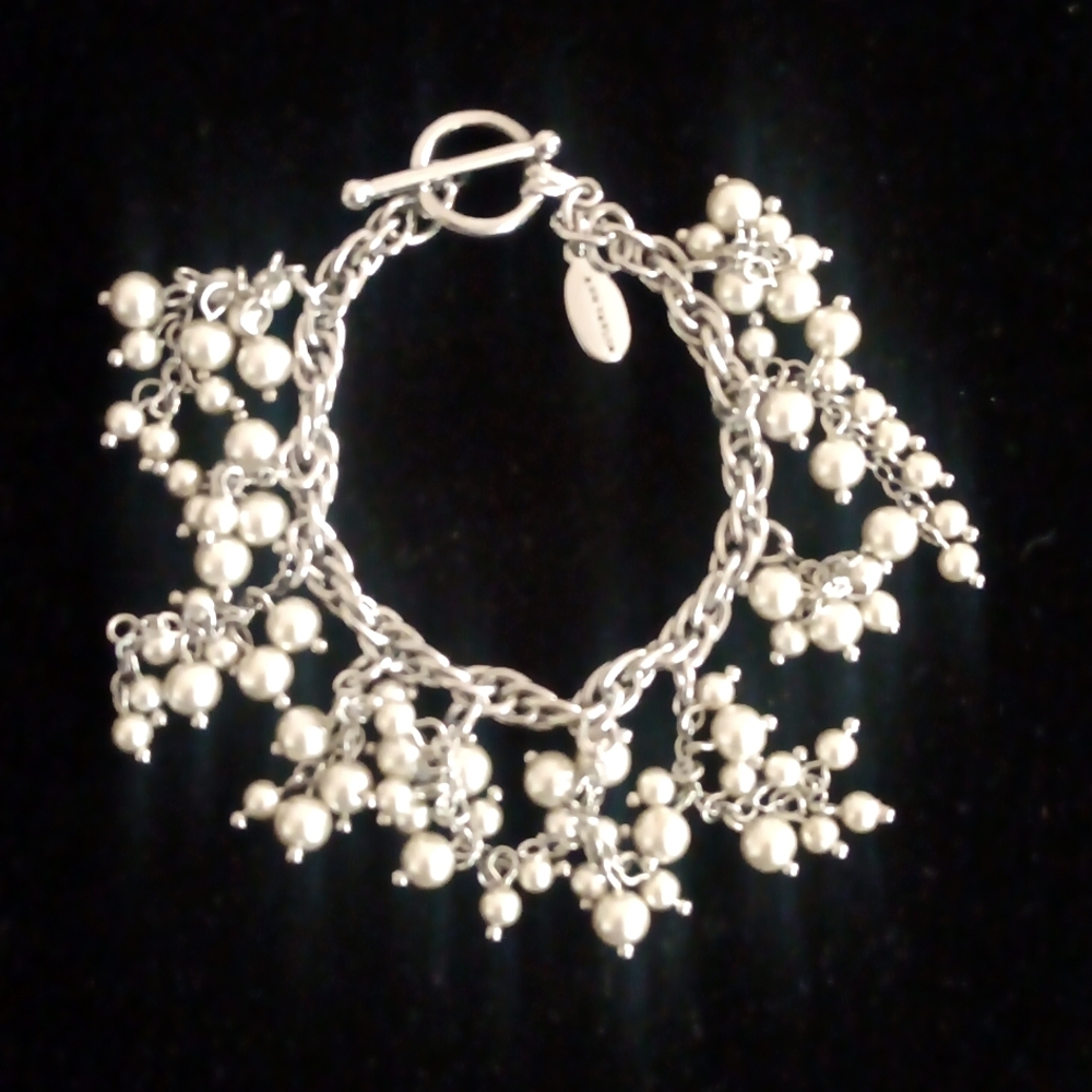 Silver and Pearl Bracelett
